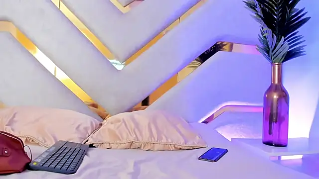 AilynMiller online show from December 4, 6:17 pm