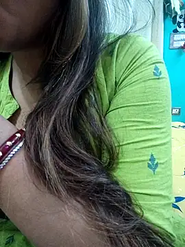 Snapshot of Natasha-143 chatting on February 8, 7:17 pm Natasha-143 online show from February 8, 7:17 pm