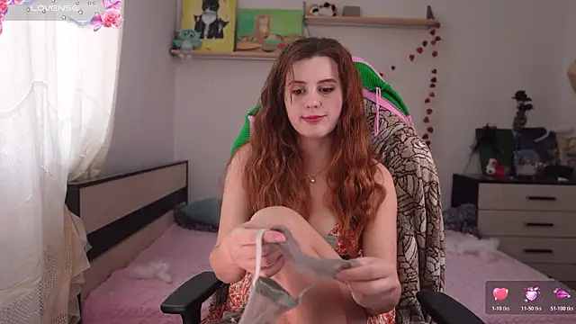 Snapshot of Lisa_sweetheels chatting on March 2, 1:07 pm Lisa sweetheels online show from March 2, 1:07 pm