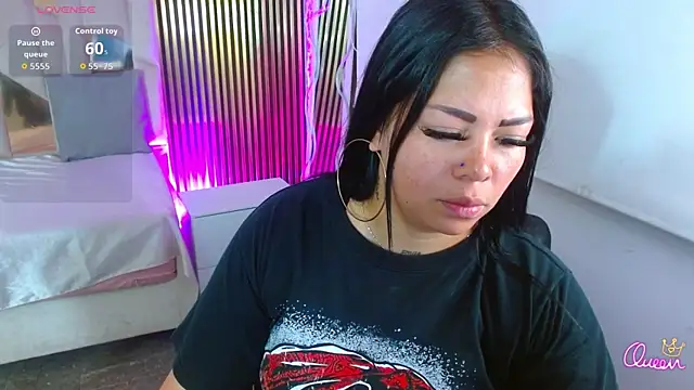 martinna tay online show from April 28, 3:11 am