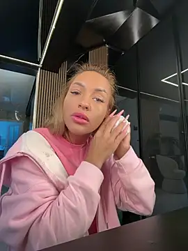 LovingBlondie online show from May 3, 5:02 am