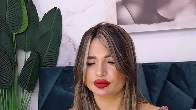 NightshadeIris online show from December 3, 12:38 pm