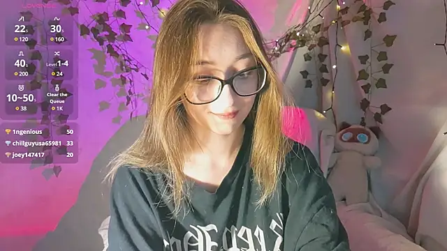 Snapshot of monlight__dana chatting on December 6, 3:00 pm monlight dana online show from December 6, 3:00 pm