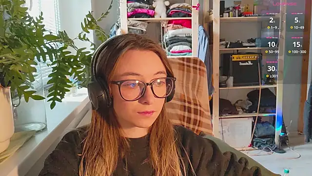 Snapshot of monlight__dana chatting on February 15, 10:44 am monlight dana online show from February 15, 10:44 am