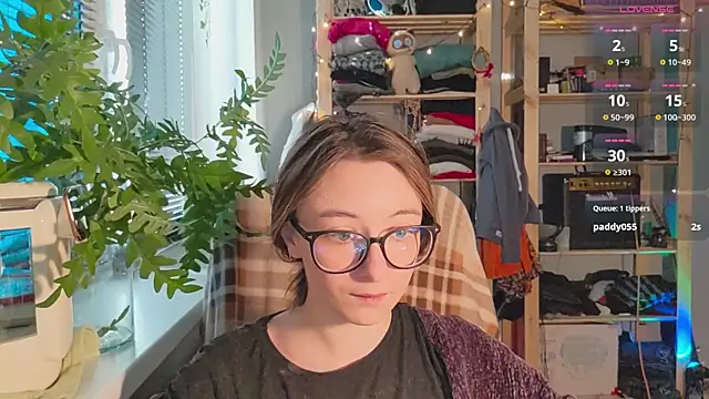 Snapshot of monlight__dana chatting on February 23, 1:32 pm monlight dana online show from February 23, 1:32 pm