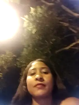 Snapshot of Berry_Bans chatting on March 20, 1:35 am Berry Bans online show from March 20, 1:35 am