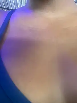 Snapshot of Berry_Bans chatting on September 19, 5:24 pm Berry Bans online show from September 19, 5:24 pm