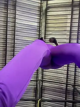 Snapshot of Berry_Bans chatting on September 23, 5:27 pm Berry Bans online show from September 23, 5:27 pm