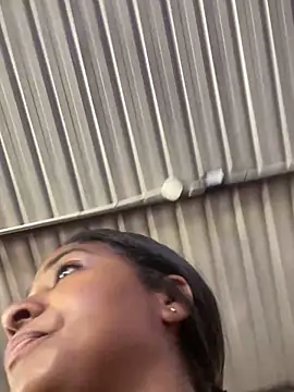 Snapshot of Berry_Bans chatting on September 25, 5:38 pm Berry Bans online show from September 25, 5:38 pm