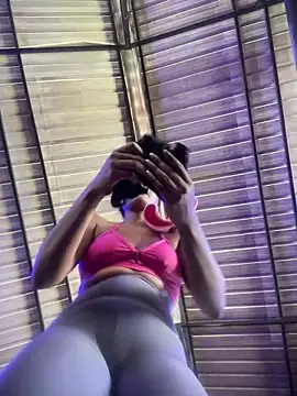 Snapshot of Berry_Bans chatting on September 29, 5:18 pm Berry Bans online show from September 29, 5:18 pm