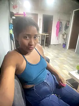 Snapshot of Berry_Bans chatting on November 15, 11:10 pm Berry Bans online show from November 15, 11:10 pm