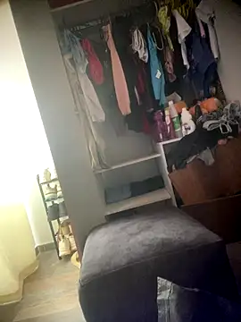 Snapshot of Berry_Bans chatting on November 17, 6:24 pm Berry Bans online show from November 17, 6:24 pm