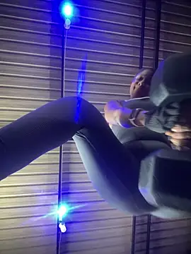 Snapshot of Berry_Bans chatting on December 1, 5:18 pm Berry Bans online show from December 1, 5:18 pm