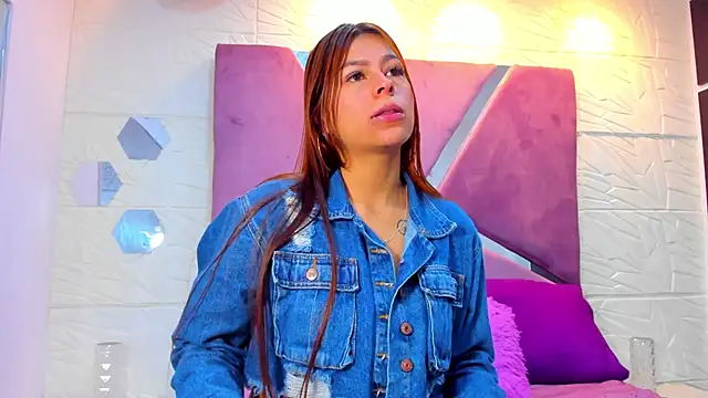 Charlotte Ice1 online show from November 14, 4:06 pm