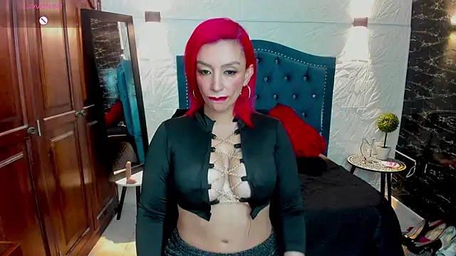 RedQueenMilf online show from October 13, 8:09 pm