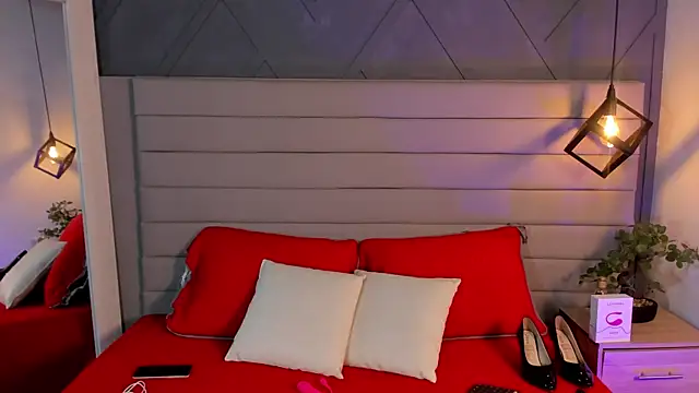 Snapshot of LadyLuminary chatting on November 12, 7:57 pm LadyLuminary online show from November 12, 7:57 pm