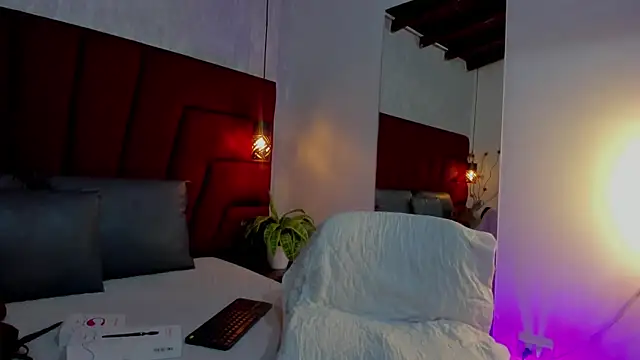 Snapshot of LadyLuminary chatting on July 11, 7:38 pm LadyLuminary online show from July 11, 7:38 pm