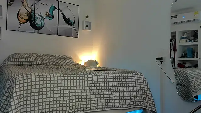 Snapshot of wendy_alejo1712 chatting on December 21, 1:15 am wendy alejo1712 online show from December 21, 1:15 am