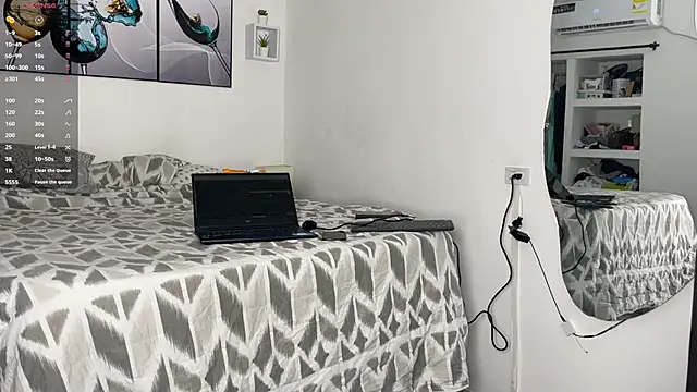 Snapshot of wendy_alejo1712 chatting on October 31, 12:33 am wendy alejo1712 online show from October 31, 12:33 am