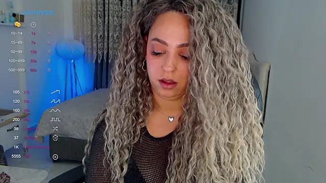 Snapshot of _Just_a_queen_3 chatting on January 7, 10:29 am Just a queen 3 online show from January 7, 10:29 am