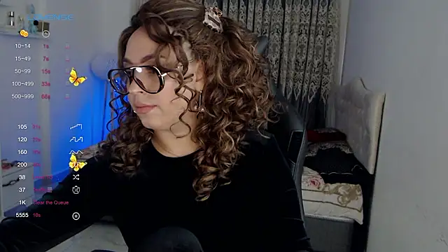 Snapshot of _Just_a_queen_3 chatting on February 3, 7:13 am Just a queen 3 online show from February 3, 7:13 am