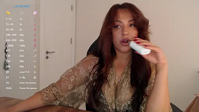 Just a queen 3 online show from May 11, 5:10 pm