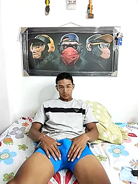 Snapshot of Demiansteven2 chatting on May 9, 5:29 pm Demiansteven2 online show from May 9, 5:29 pm