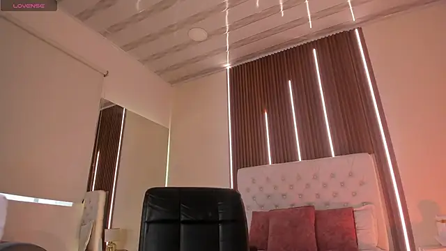 Snapshot of sweetty_paulina chatting on June 6, 1:38 pm sweetty paulina online show from June 6, 1:38 pm