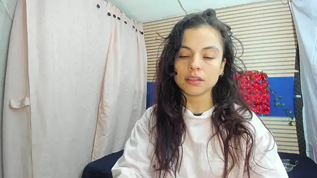 Snapshot of rosse_2504 chatting on May 19, 12:22 pm rosse 2504 online show from May 19, 12:22 pm