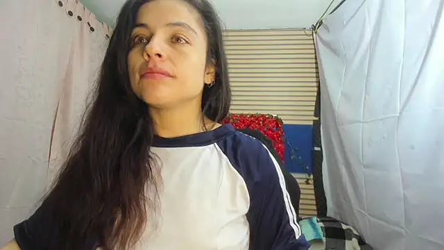 Snapshot of rosse_2504 chatting on May 27, 12:35 pm rosse 2504 online show from May 27, 12:35 pm