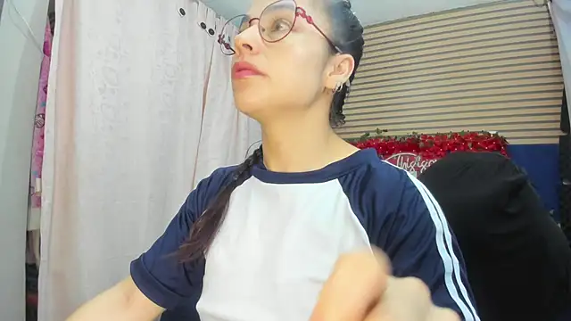 Snapshot of rosse_2504 chatting on June 13, 9:18 am rosse 2504 online show from June 13, 9:18 am