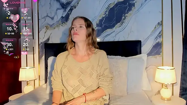 Snapshot of Laurablue chatting on May 23, 7:40 pm Laurablue online show from May 23, 7:40 pm