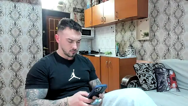 Jonmusclemaster online show from January 17, 9:40 pm