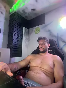 Aerick1997 online show from April 11, 5:01 am