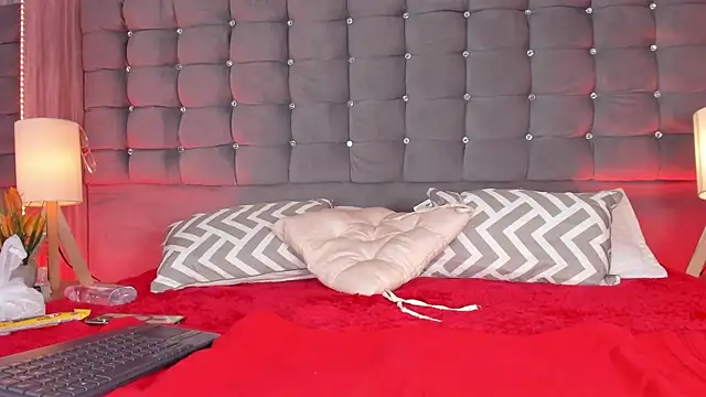 Poacahontasfg online show from November 8, 4:01 am