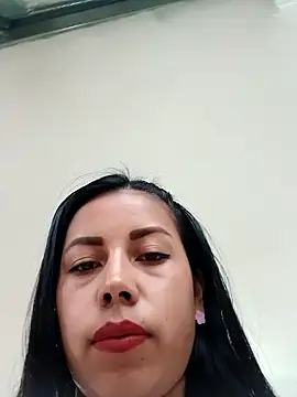Snapshot of _andrea30 chatting on February 5, 11:55 am andrea30 online show from February 5, 11:55 am
