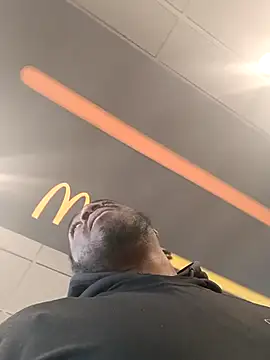 MRHANDSOME3800 online show from March 17, 9:34 pm