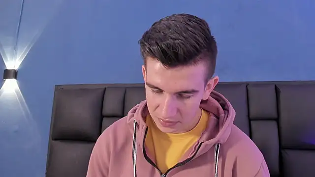 MikaelSlow online show from November 15, 4:32 am