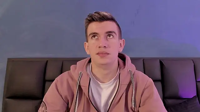 MikaelSlow online show from February 28, 3:51 am