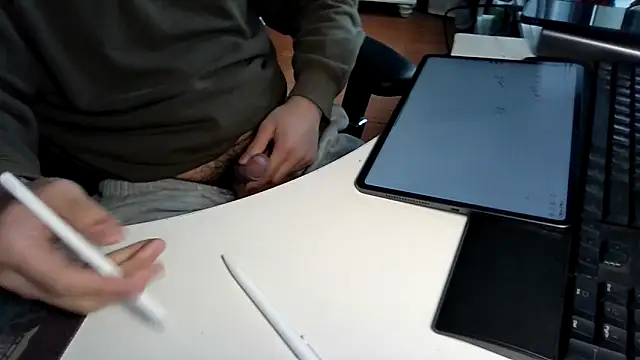 Snapshot of big-pig chatting on February 24, 6:22 am big-pig online show from February 24, 6:22 am