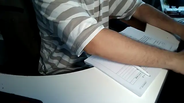 Snapshot of big-pig chatting on June 23, 8:12 am big-pig online show from June 23, 8:12 am