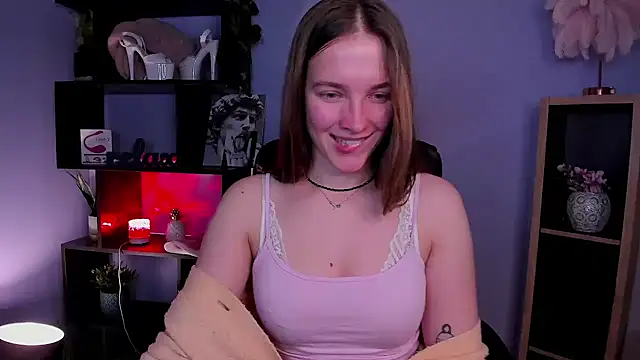 Snapshot of kenzie_x chatting on December 6, 11:00 am kenzie x online show from December 6, 11:00 am