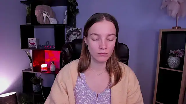 Snapshot of kenzie_x chatting on December 13, 1:55 pm kenzie x online show from December 13, 1:55 pm