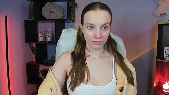 Snapshot of kenzie_x chatting on February 25, 8:14 am kenzie x online show from February 25, 8:14 am