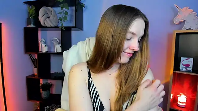 Snapshot of kenzie_x chatting on March 5, 8:43 am kenzie x online show from March 5, 8:43 am