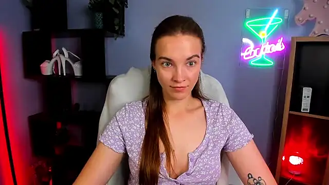 Snapshot of kenzie_x chatting on September 18, 6:37 am kenzie x online show from September 18, 6:37 am