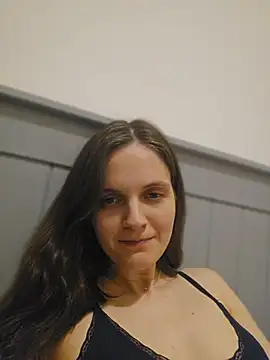 EllieDay online show from May 1, 9:41 pm