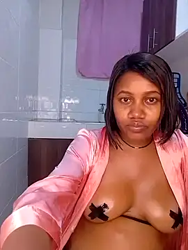 SquirtQueen222 online show from December 4, 9:35 pm