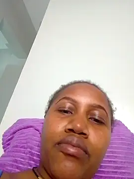 SquirtQueen222 online show from December 9, 4:45 am