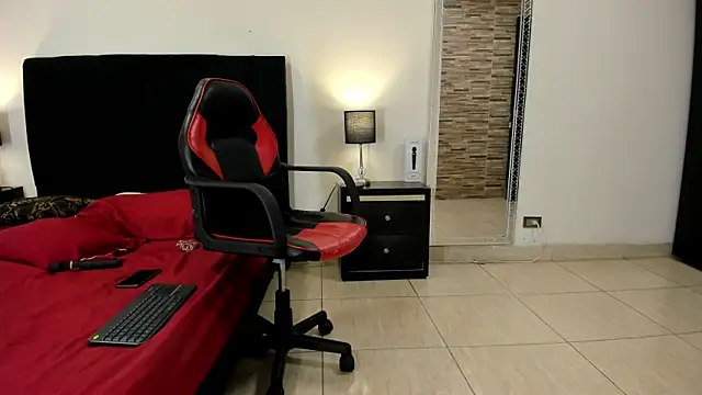 MarilynDavies online show from December 17, 6:02 am